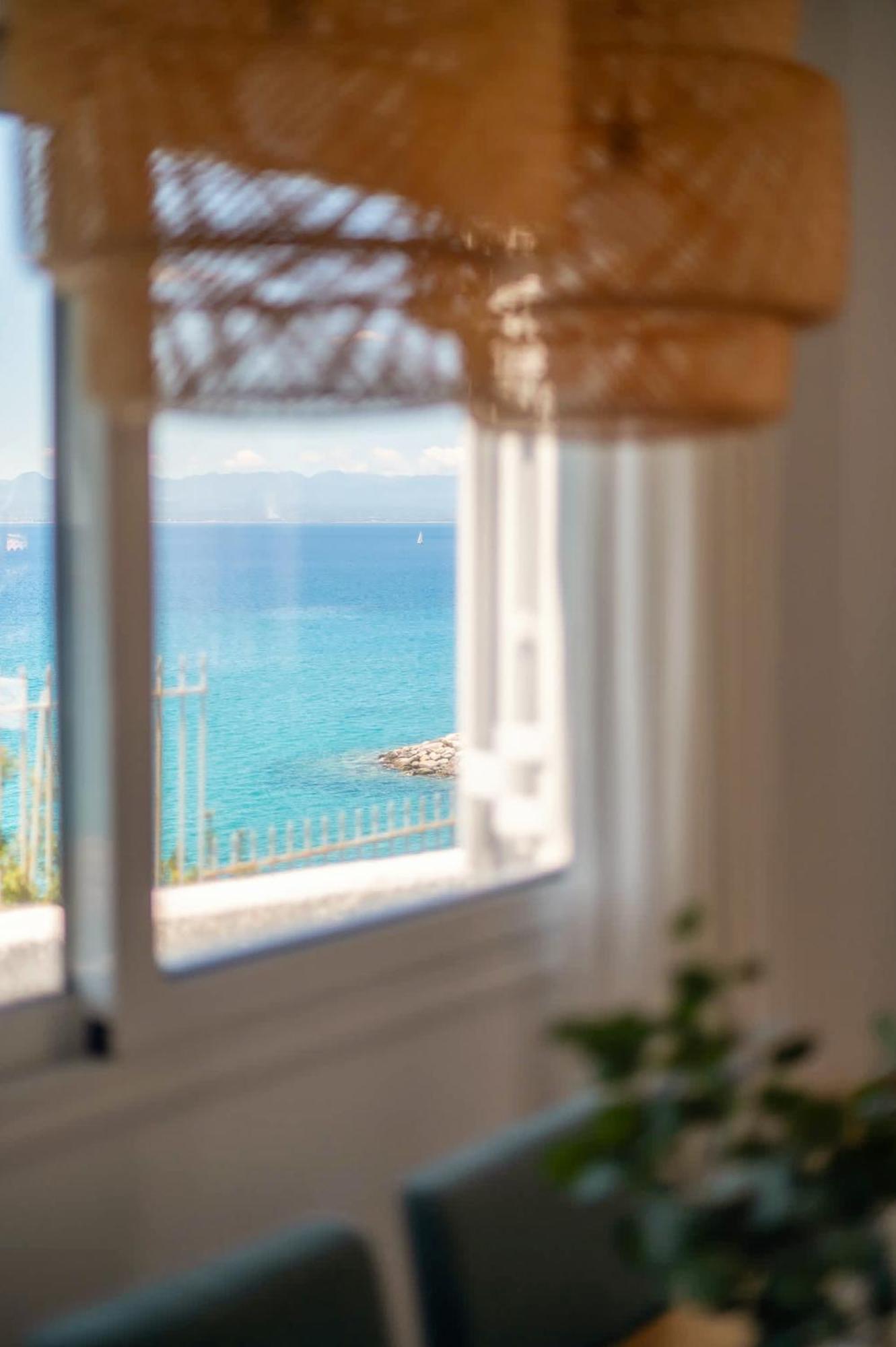 Pouletis Family Apartments - Akroyali Seaview Getaways Kalamata Exterior foto